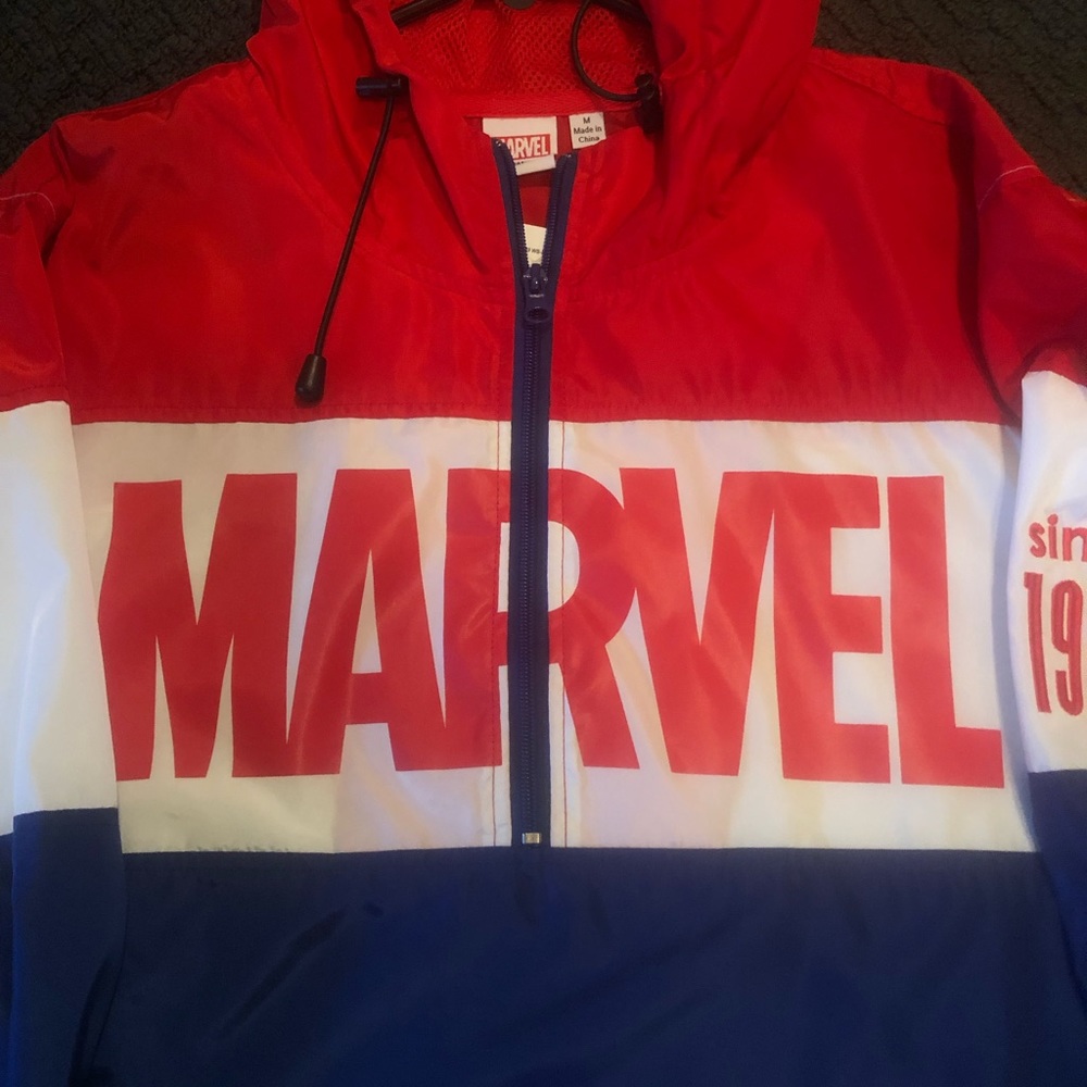 Marvel Mens Medium windbreaker